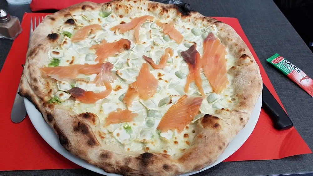 Ravioli and Salmon Pizza